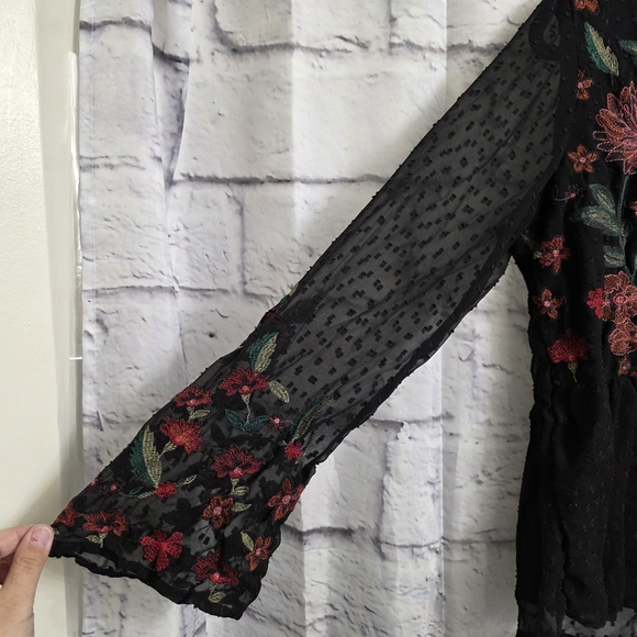 American Eagle Outfitters Peplum Top with Red Floral Embroidery Size Large - Picture 10 of 16